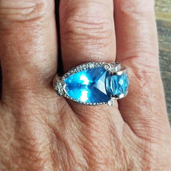 Colors of Passion Blue Topaz ring - Picture 5 of 8